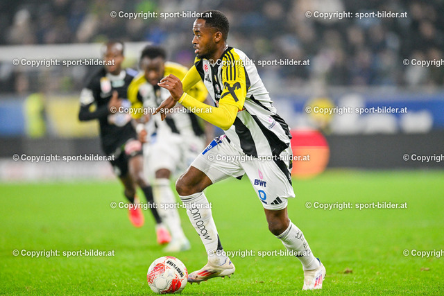 AUT, Admiral Bundesliga, LASK Linz vs SK Sturm Graz | 27.10.2024, Raiffeisen Arena Linz, AUT, Admiral Bundesliga, LASK Linz vs SK Sturm Graz, im Bild Melayro Bogarde of Lask// Admiral Bundesliga Match between LASK Linz and SK Sturm Graz in Linz, Austria on 2024/10/27