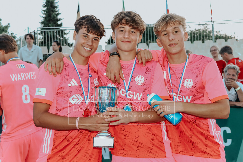 EM_MU18_F_GER-BEL_Lille_bearbeitet (23 von 30) | lanaschraderfotografie - Realisiert mit Pictrs.com