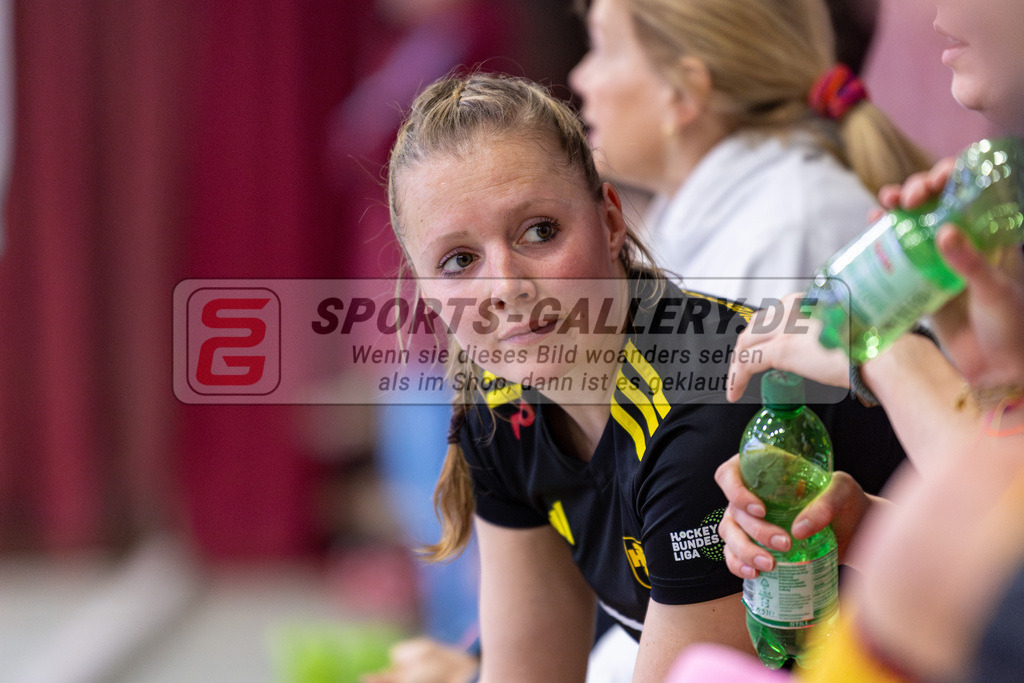 SM_2025-01-12_wD5_-103 | 1.Bundesliga Hallenhockey  (W) UHC - HTHC / 2:3 (2:1)
