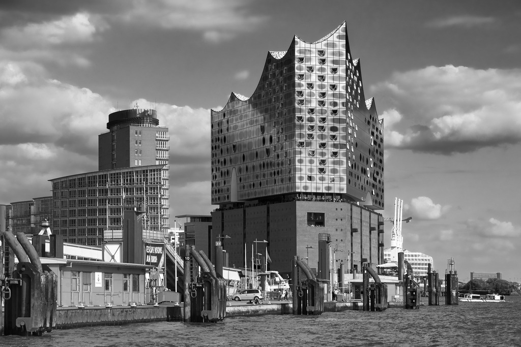 elbphilharmonie in schwarzweiss bild auf leinwand acrylglas | Kaufen Sie Hamburg Bilder und Hamburg Fotos auf Leinwand, Acrylglas, Alu-Dibond, oder als Poster in Hamburgs großer Onlinegalerie. Elbphilharmonie Bilder, Hamburger Hafen, Speicherstadt, Alster und viel mehr.