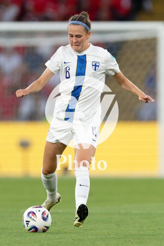 Finland v Switzerland: UEFA Women's EURO 2025 Group A | GENEVA, SWITZERLAND - JULY 10: Joanna Tynnila of Finland passes the ball  during the UEFA Women's EURO 2025 Group A match between Finland and Switzerland at Stade de Geneve on July 10, 2025 in Geneva, Switzerland. (Photo by Giuseppe Velletri/Sports Press Photo/Getty Images)
