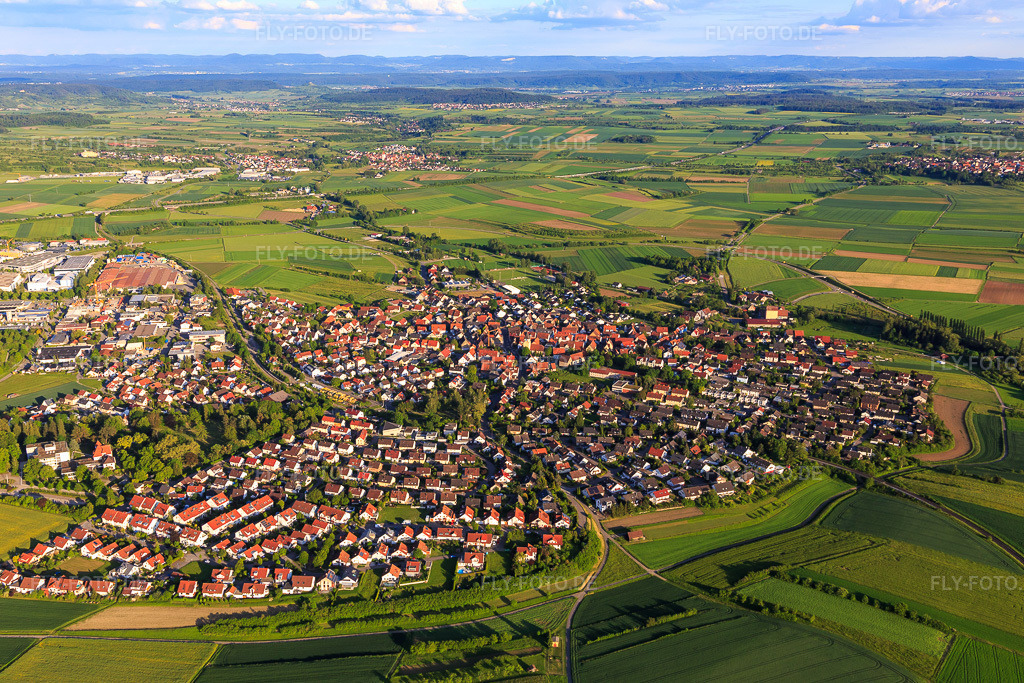 Luftbild: Ortsansicht im Ortsteil Gültstein in Herrenberg im Bundesland Baden-Württemberg in Deutschland. Foto: IMG_114819.jpg vom 31.05.2019 durch Werner Riehm/FLY-FOTO.de