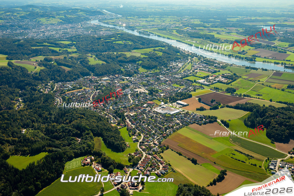 Das Luftbild zeigt :  Metten - Die Luftaufnahme wurde 2023 vom UL-Flugzeug aus erstellt ( keine Drohne ) - Hochauflösende Luftaufnahme - Für grossformatige Ausdrucke geeignet. Die Geschenkidee !Mit Lizenz und Bildrechte bestellbar