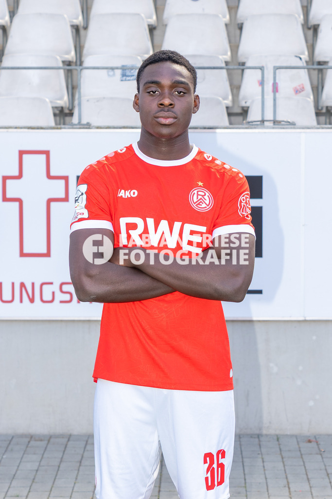 Rot-Weiss Essen; 3. Liga, Portraettermin 2026/2027, Foto: Eibner-Pressefoto/Fabian Friese | James Gnagnon (Rot-Weiss Essen, #36),Rot-Weiss Essen; 3. Liga, Portraettermin 2026/2027, Foto: Eibner-Pressefoto/Fabian Friese - Realisiert mit Pictrs.com