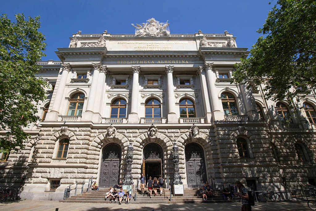 Foto: Leipzig - Universitätsbibliothek | Das Team hinter BILDLEXIKON LEIPZIG bündelt historische wie aktuelle Informationen über die Stadt Leipzig in Text und Bild auf einer Plattform und stellt diese der interessierten Öffentlichkeit zur Verfügung.