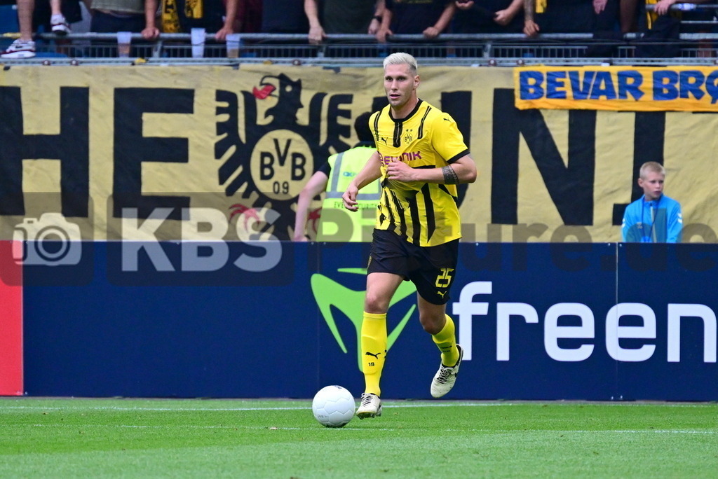 KBS Picture_PhoenixLuebeck-BorDortmund_029 | Suele Niklas (Borussia Dortmund) ,Sportplatz :  Volksparkstadion, - Realisiert mit Pictrs.com