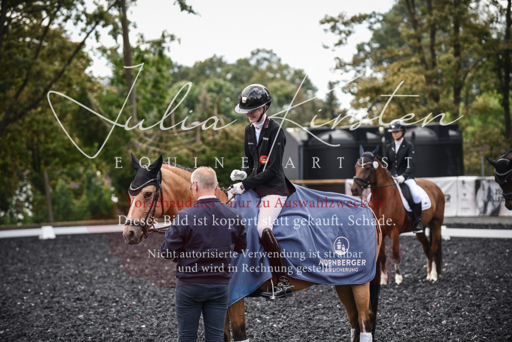 DSC_4714 | Pferde- und Turnierfotografie in Westsachsen. Pferdeportraits, Auftragszeichnungen und intuitive Kunst.