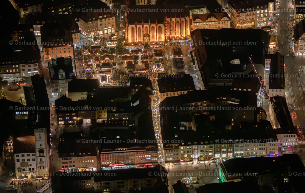 3906021 | Nachtaufnahme des Weihnachtsmarkts 2019