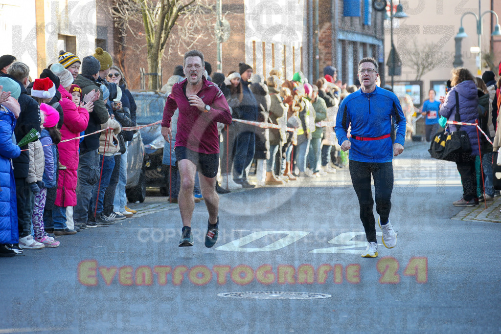 241201_1223_EX1_1905 | Sportfotografie im Rhein-Sieg Kreis, Köln, Bonn, NRW, Rheinland Pfalz, Hessen, etc. Unser Tätigkeitsfeld umfasst den Laufsport vom Volkslauf über den Marathon, Duathlon, Triathon bis zum Ultralauf wie Kölnpfad Ultra oder Schindertrail.