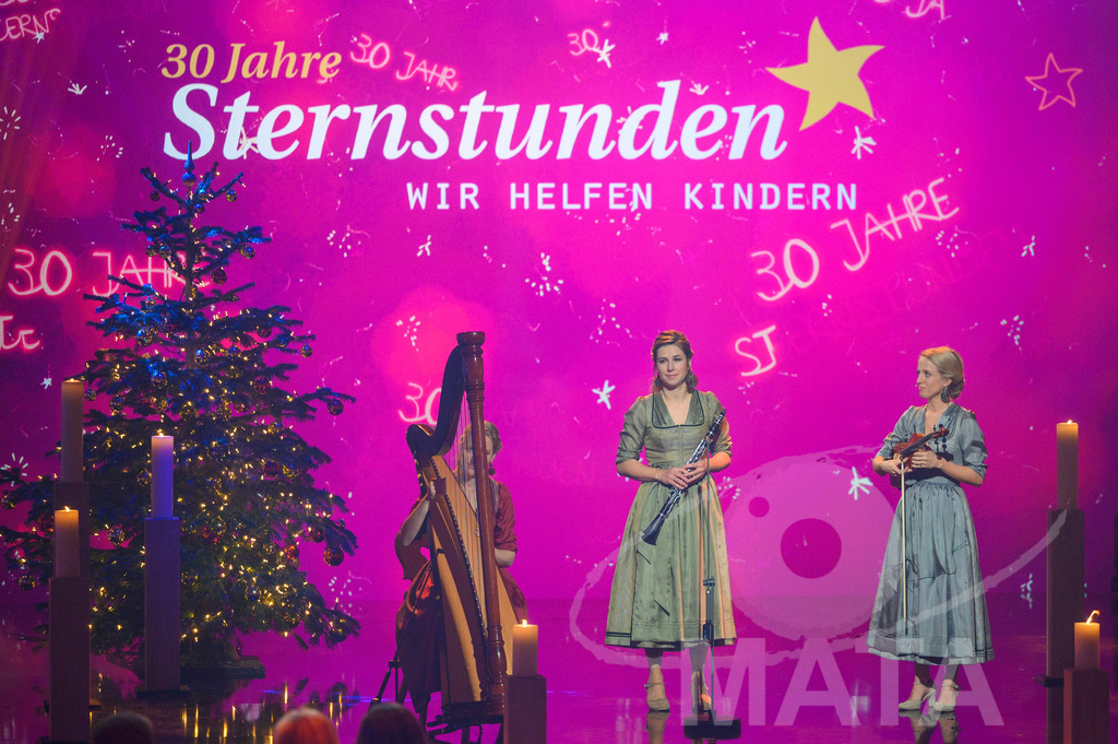 _DWI6117 | Perlseer Gsang bei '30 Jahre Sternstunden-Gala 2023' in der Frankenhalle. Nürnberg, 15.12.2023 - Realisiert mit Pictrs.com