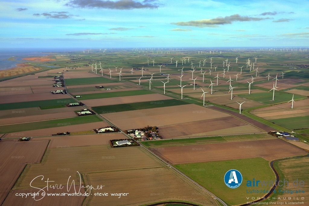 Windpark Reussenköge - Bürgerwindpark Reußenköge | Warum war der Lärmschutz besonders wichtig in Reußenköge?Zusätzlich wurde mit dem System PARASOL die nächtliche Warnbeleuchtung auf bedarfsgesteuerte Befeuerung umgestellt, um die Lichtimmissionen für Anwohner zu reduzieren, was ebenfalls zur Akzeptanz und zum Lärmschutzkonzept beiträgt.