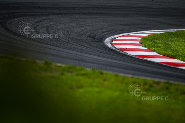 PSC425_080212032121857JB_JB | Porsche Sports Cup Deutschland - 4. Lauf Oschersleben 2025 - Foto: Gruppe C Photography - Realisiert mit Pictrs.com