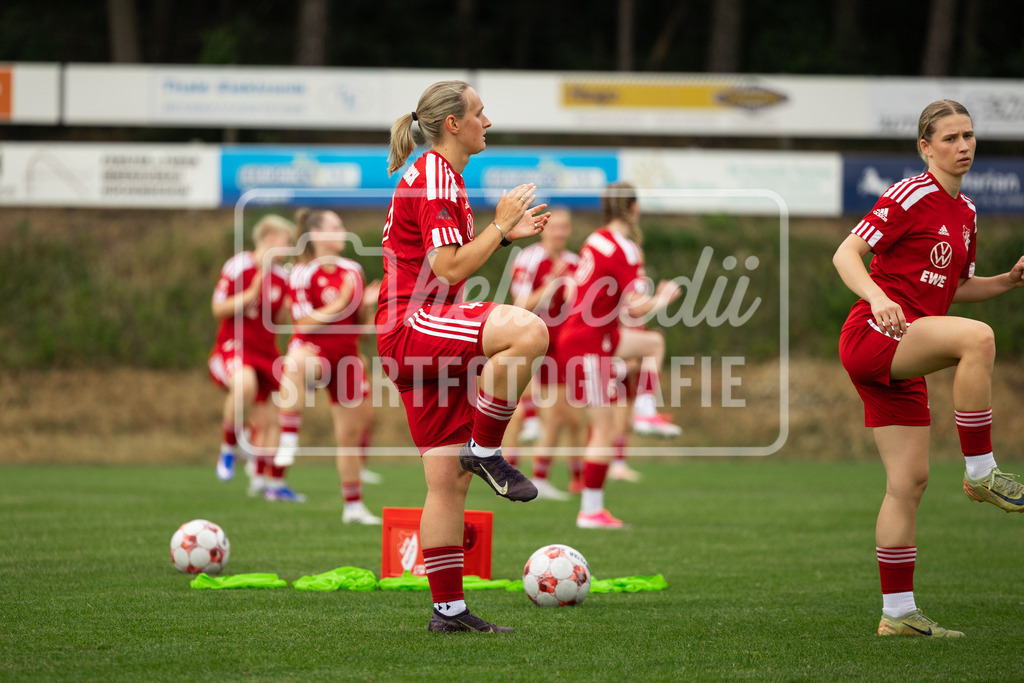 Fußball I Frauen I Testspiel I SpVg Aurich - DJK Arminia Ibbenbüren I 15230 | realhellocedii - Realisiert mit Pictrs.com