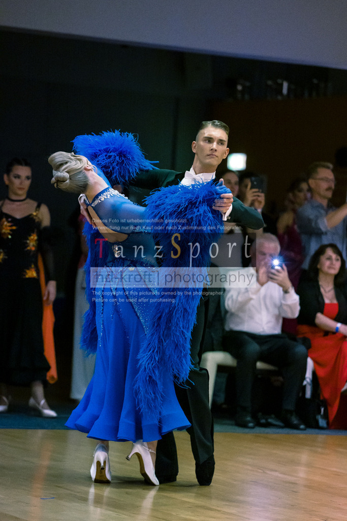 20250906_LM_By_HGR-S-Std_7361 | Tanzsportbilder, Standardtanz, Lateintanz, WDSF, DTV, LTVB, dancecomp, goc, hessen tanzt, blaues band der spree, walzer, tango, wiener walzer, slowfox, quickstepp, samba, rumba, cha-cha-cha, paso doble. jive, hd-kroft photography, turniertanzsport