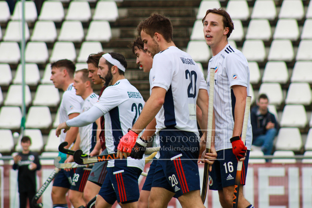 Peer Hinrichs , Justus Weigand , Hugo von Montgelas , Mannheimer HC - Münchner Sportclub , Saison 2022/2023 | lanaschraderfotografie - Realisiert mit Pictrs.com