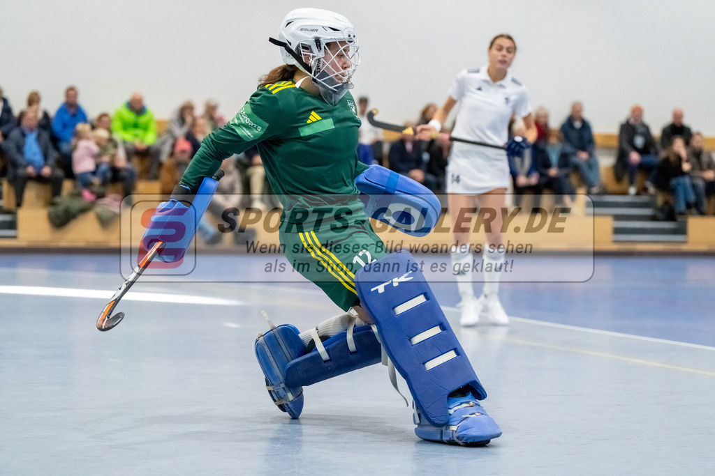 HK_20241201_109474 | 1. Bundesliga Halle Damen Düsseldorfer HC - Schwarz Weiss Köln am 1.12.2024 DHC, Düsseldorf , Tizia Gross ( Düsseldorfer HC #12 )