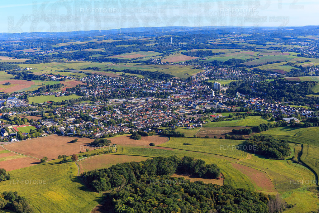 Ortsansicht von Südwesten | Luftbild: Ortsansicht von Südwesten in Lebach im Bundesland Saarland in Deutschland. Foto: IMG_149886.jpg vom 07.09.2025 durch Werner Riehm/FLY-FOTO.de - Realisiert mit Pictrs.com