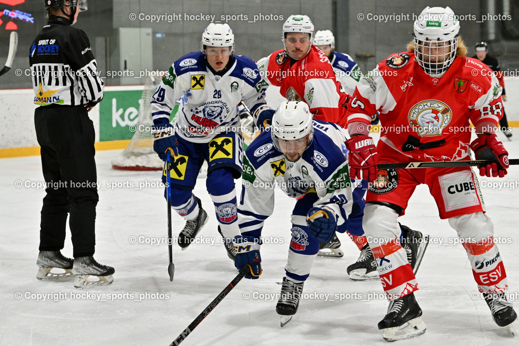 ESV Ferlach vs. UECR Eisbären Huben | #29 Bstieler Raphael UECR EISBÄREN HUBEN, #90 Wibmer Fabian UECR EISBÄREN HUBEN, #88 Steiner Thomas ESV Ferlach, #90 Schubernig Markus ESV Ferlach, ESV Ferlach vs. UECR Eisbären Huben, ESV Ferlach vs. UECR Eisbären Huben am 31.10.2025 in Ferlach (HTC Eishalle Ferlach), Austria, (Photo by Bernd Stefan)