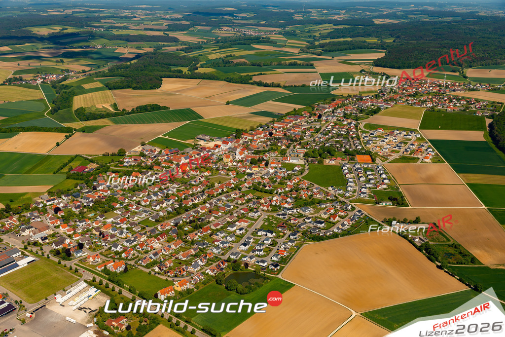Das Luftbild zeigt :  Buchdorf - Die Luftaufnahme wurde 2024 vom UL-Flugzeug aus erstellt ( keine Drohne ) - Hochauflösende Luftaufnahme - Für grossformatige Ausdrucke geeignet. Die Geschenkidee !Mit Lizenz und Bildrechte bestellbar