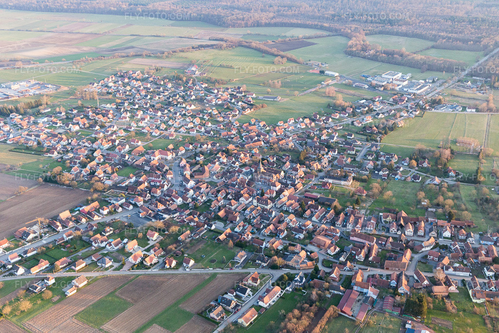 Aerial view: View of the town in Surbourg in the state Bas-Rhin, France.Photo: IMG_104998.jpg taken on 03/21/2018 by Werner Riehm/FLY-FOTO.comResolution of the original: 5472 x 3648 px