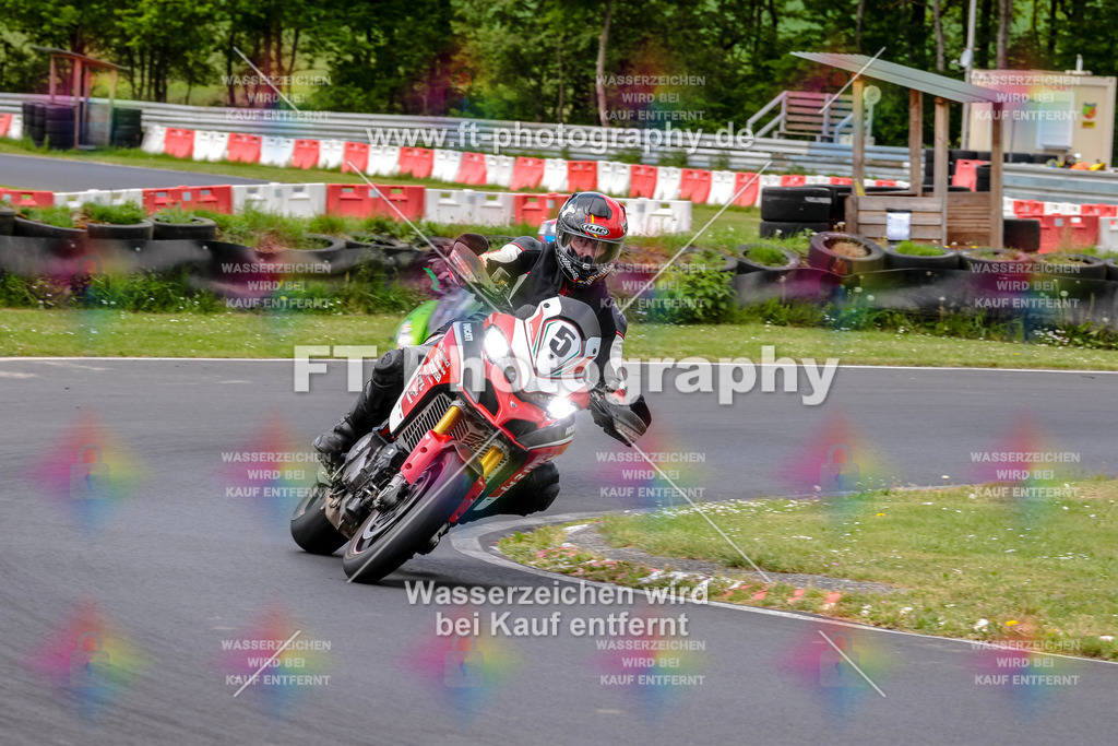 MotoTeamVBK-20895 | Hier findet Ihr Bilder von Touristenfahrten auf der Nürburgring Nordschleife oder von anderen Veranstaltungen die ich besucht habe. Viel Spass beim Durch Schauen 