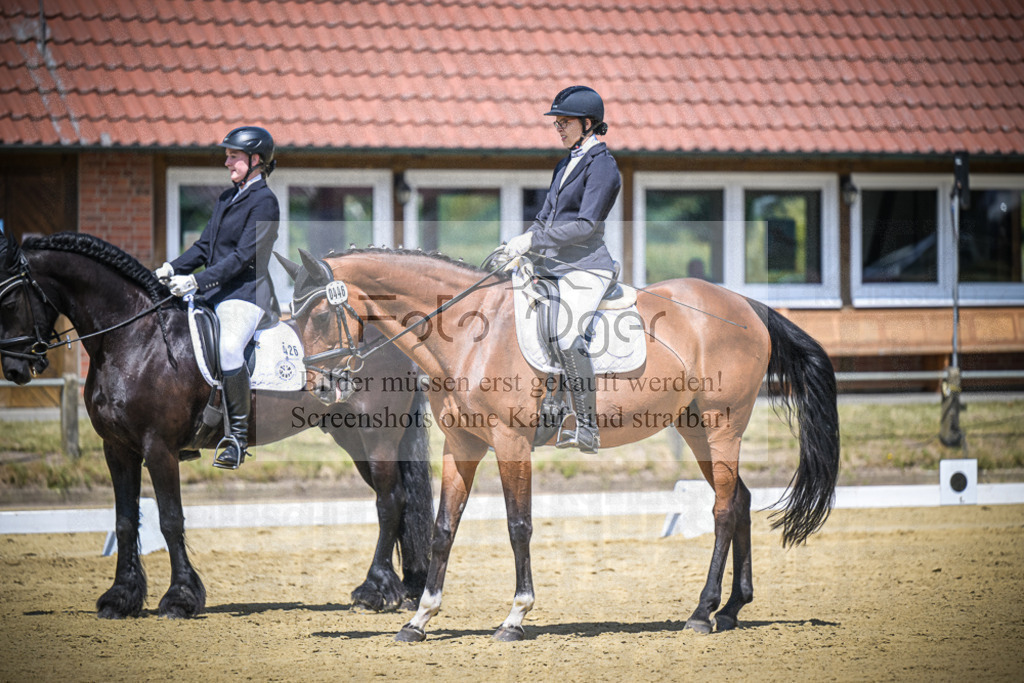 DOS_4438 | Entdecke hochwertige Reitturnierfotos von Foto Oger. Professionell, emotional und authentisch – jetzt Lieblingsmomente im Shop bestellen.Deutschlandweite Turnierfotografie. - Realisiert mit Pictrs.com