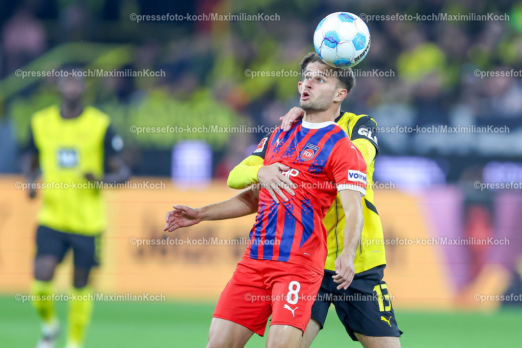 BVB13092401014 | 13.09.2024, 1. Fußball Bundesliga, Borussia Dortmund - 1. FC Heidenheim 1846, Signal Iduna Park, Saison 2024 2025: Zweikampf Leo Scienza (Heidenheim #8) gegen Pascal Groß (BVB #13)DFB regulations prohibit any use of photographs as image sequences and or quasi-video.