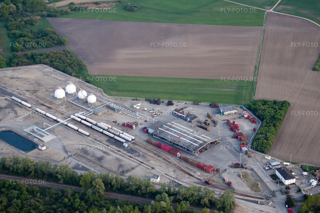 Luftbild: Ortsansicht in Drusenheim im Bundesland Bas-Rhin in Frankreich. Foto: IMG_39539.jpg vom 14.04.2011 durch Werner Riehm/FLY-FOTO.de