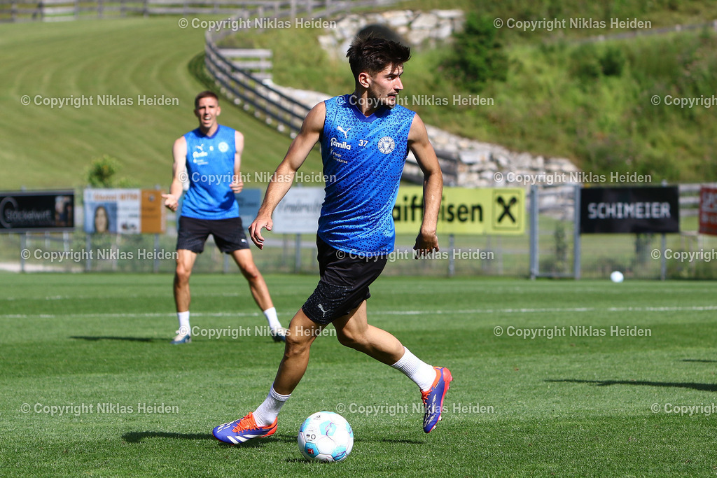NH_HolsteinKiel_Trainingslager_Oesterreich_Training_31072024 | #37 Armin Gigovic (Holstein Kiel)Fußball I Herren I Training I Saison 2024-2025 I Holstein Kiel I Trainingslager Seefeld (Österreich) I 31.07.2024 I Seefeld Sports Arena