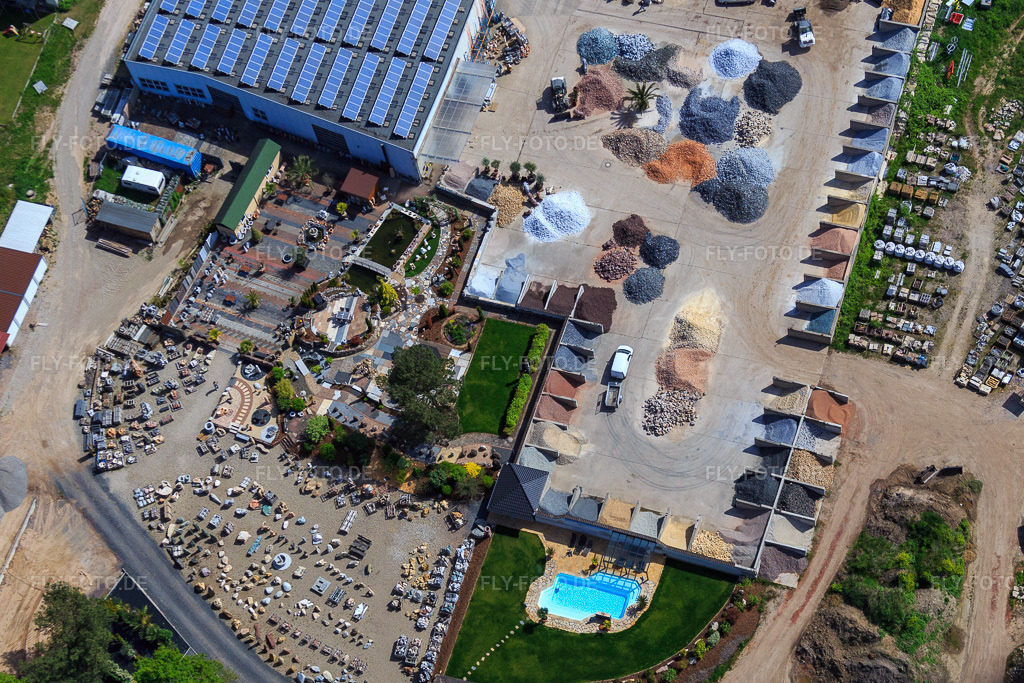 Luftbild: Palatinum Landschafts u. Gartendesign in Hagenbach im Bundesland Rheinland-Pfalz in Deutschland. Foto: IMG_078429.jpg vom 08.05.2015 durch Werner Riehm/FLY-FOTO.dePalatinum