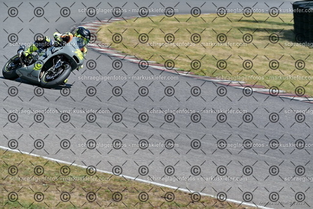 25bt04-1009 | markuskiefer.com - Realisiert mit Pictrs.com