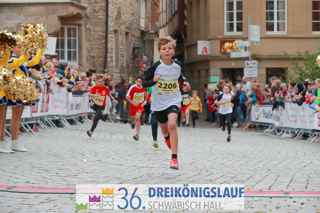 AOK Junior Cup 400m | 3Königslauf 2022 AOK Junior Cup 400m - Realisiert mit Pictrs.com