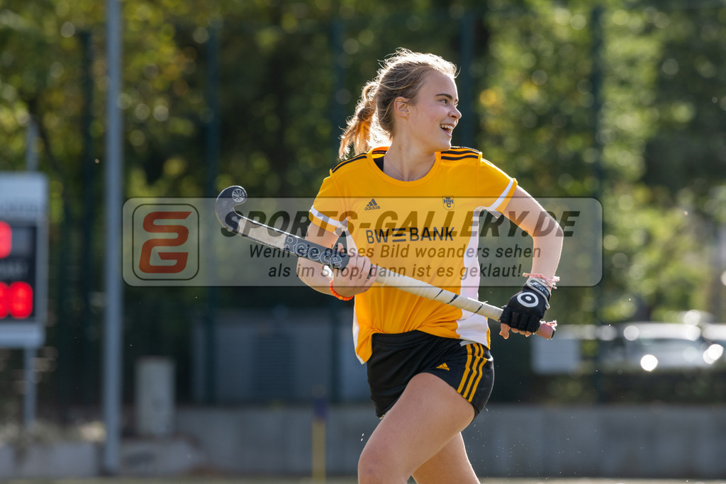 SFE_20231021_0068 | Deutsche Meisterschaft Weibliche U16 Halbfinale Düsseldorfer HC - Harvestehuder THC am 21.10.2023 in Köln (Düsseldorfer Hockeyclub 1905 e.V.), Photo: Stephan Fehrmann 2023 (Sports-Gallery)