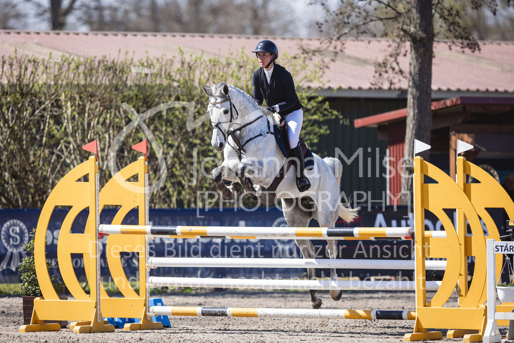 250408_Mühlen_SprPf-L-401 | Deine schönsten Turniermomente als professionelle Fotos! Entdecke hochwertige Pferdesport-Fotografie im Online-Shop. Jetzt Fotos finden & bestellen!