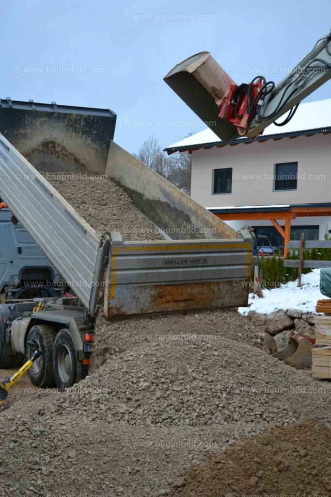 bib-lg02-erdarbeiten-0229 | Nach LV-Leistungsgruppen sortierte Detailfotos über den Bau eines Hauses. Alle Hausbau-Bilder direkt vom Urheber und Autor der Website Haus-Selber-Bauen.com