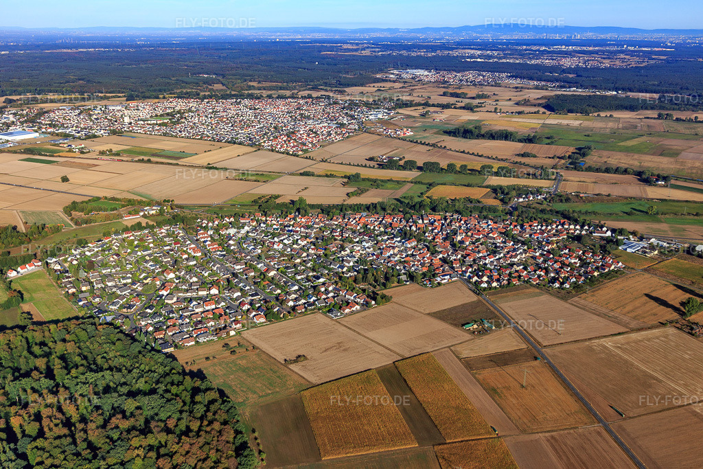 Luftbild: Ortsansicht von Osten im Ortsteil Altheim in Münster im Bundesland Hessen in Deutschland. Foto: IMG_110982.jpg vom 08.09.2018 durch Werner Riehm/FLY-FOTO.de