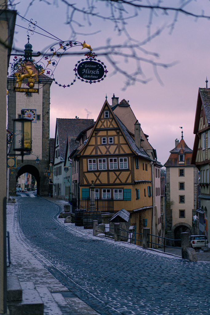 DSC06806 | Rothenburg ob der Tauber. Nur hier gibt es Exklusive und passend zur Jahreszeit Ihr Wandbild, T-Shirt, Tasse und alles was das Rothenburg Herz begehrt. - Realisiert mit Pictrs.com