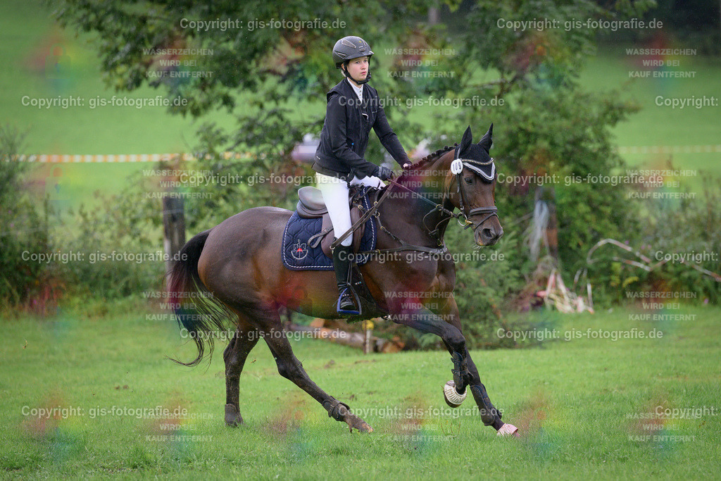 109_McWilliams_Lilly-Sophie_Faberge_A1_Springen_250802_04 | gis-fotografie