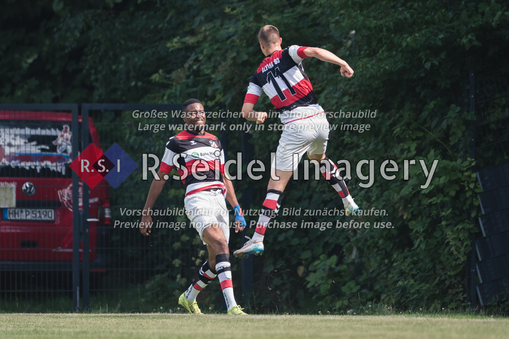 RS-1-126056 | Lesley Kusi Karschau (#19, AFC, Torschütze) und Moritz Bennet Grosche (#11, AFC) freuen sich über den Führungstreffer