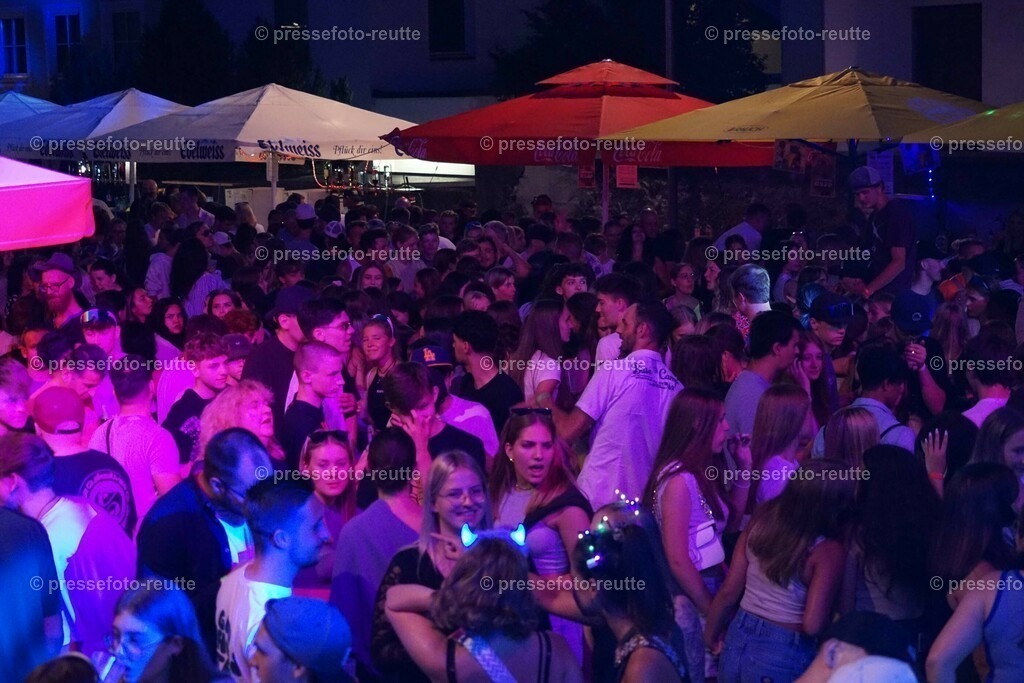 o-news-2023-Juli15-Marktfest_Reutte1-DSC06182 | Info aus dem Bezirk Reutte/Ausserfern Tirol sowie eine umfangreiche Bilddatenbank über die gesamte Region: Lechtal, Talkessel Reutte, Tannheimertal, Zwischentoren. Lech, Plansee, Zugspitze, Grenztunnel, B179, Fernpassstraße, Verkehr, Lawinen, Tradition, - Realisiert mit Pictrs.com