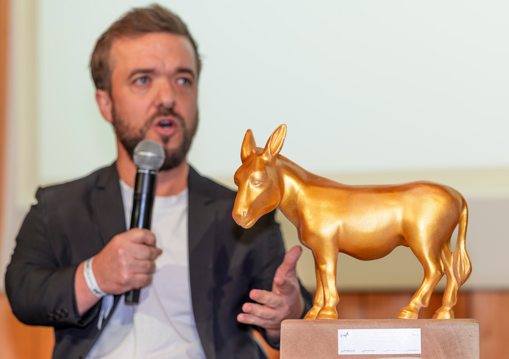 top-top.de 260306-058 | Foto, Video, Fotografie, Videografie, Fotobox, DJ, Discjockey, Musik, Musikbox, Veranstaltung, Photobooth, Amazon, Ebay, Buchtipp, Bestseller, Autor, Verlag, Buch, Wesel, Hamminkeln, NRW, Dinslaken, Rees, Drohne, Hochzeit, Party, Fotobox, Wesel, Fotograf