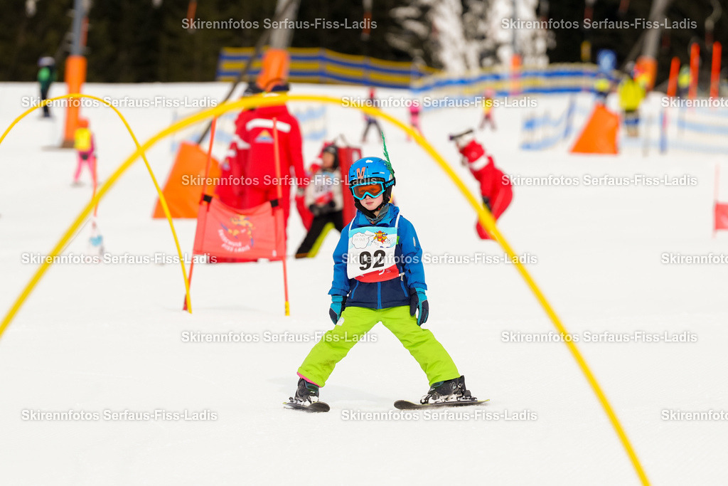 SRF_02.01.2026_0023 | Skirennfotos,Serfaus,Fiss,Ladis,Kinderskirennen,Winter,Tirol,Oberland,skirace,SFL,feelfree,weil wir's genießen,ski,Ski,skifahren,Sonnenplateau, - Realisiert mit Pictrs.com