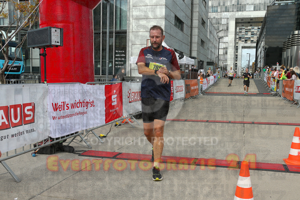 250920_1324_EX1_4363 | Sportfotografie im Rhein-Sieg Kreis, Köln, Bonn, NRW, Rheinland Pfalz, Hessen, etc. Unser Tätigkeitsfeld umfasst den Laufsport vom Volkslauf über den Marathon, Duathlon, Triathon bis zum Ultralauf wie Kölnpfad Ultra oder Schindertrail.