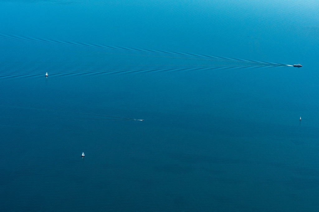 dr__0012203.jpg | UTTWIL 10.05.2017 Uferbereiche am Seegebiet des Bodensees  in Friedrichshafen im Bundesland Baden-Württemberg, Deutschland. // Riparian areas on the lake area of Bodensees  in Friedrichshafen in the state Baden-Wuerttemberg, Germany. Foto: Daniel Reiter