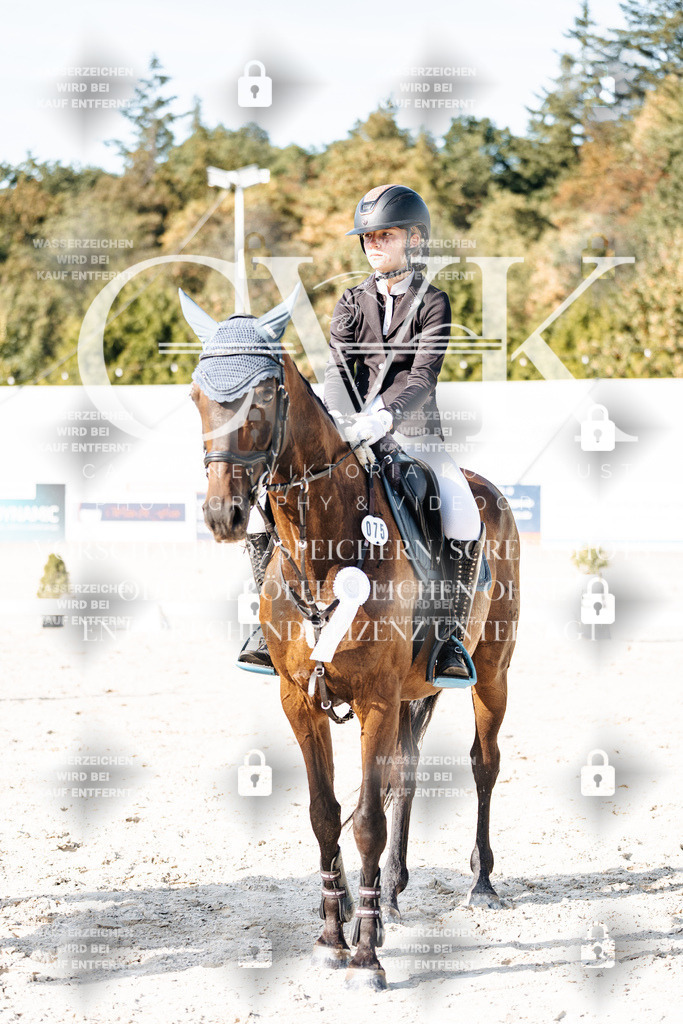 CK903569 | Turnierfotografie Pferdefotografie Trier Rheinland-Pfalz Pferdesport Reitsport Tierfotografie Sportfotografie Pferdevideo Pferdevideografie Equestrianvideography equestrianphotography  - Realisiert mit Pictrs.com