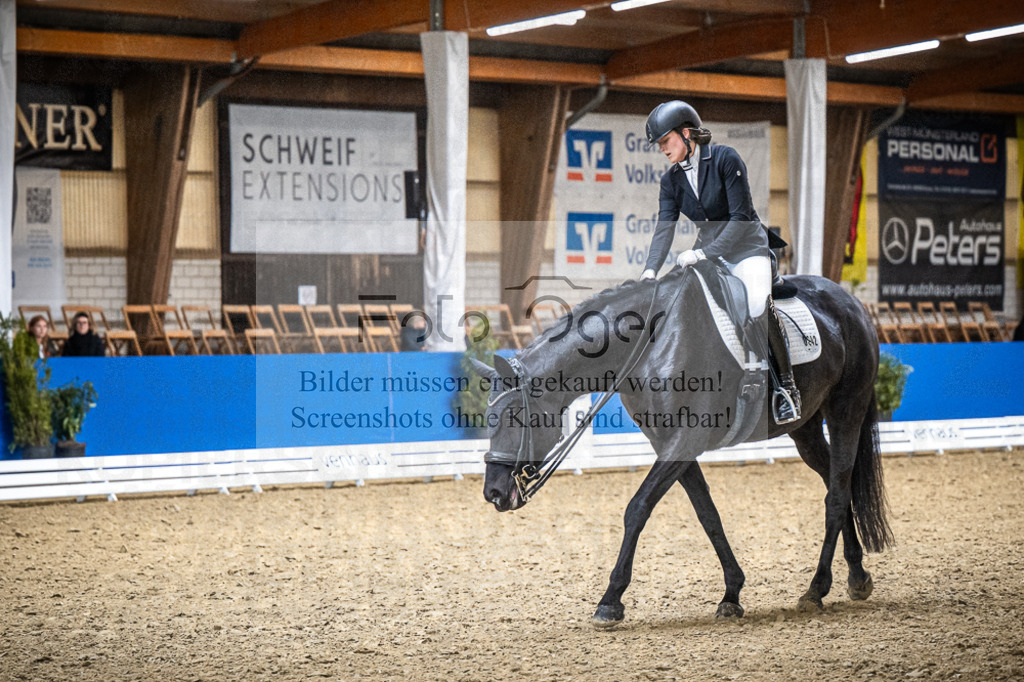 DOS_2894 | Entdecke hochwertige Reitturnierfotos von Foto Oger. Professionell, emotional und authentisch – jetzt Lieblingsmomente im Shop bestellen.Deutschlandweite Turnierfotografie. - Realisiert mit Pictrs.com