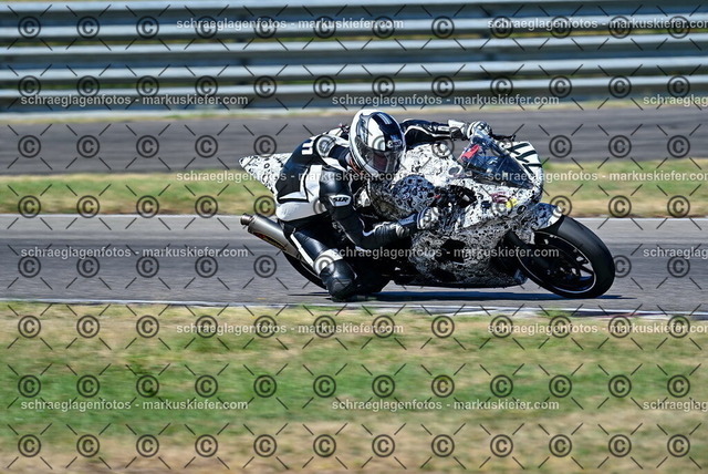 26bt04-0605 | markuskiefer.com - Realisiert mit Pictrs.com
