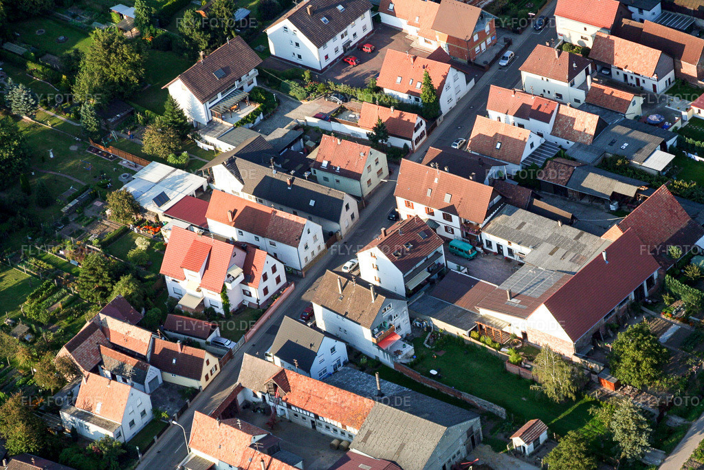 Luftbild: Saarstraße von Südwesten in Kandel im Bundesland Rheinland-Pfalz in Deutschland. Foto: IMG_7375.jpg vom 25.08.2007 durch Werner Riehm/FLY-FOTO.de