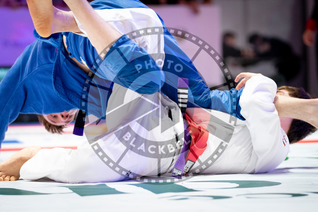 20231109PBB6037 | Fighters compete during the AJP World Professional Championship in the Mubadala Arena in Abu Dhabi, Arab United Emirates, on November 9, 2023.