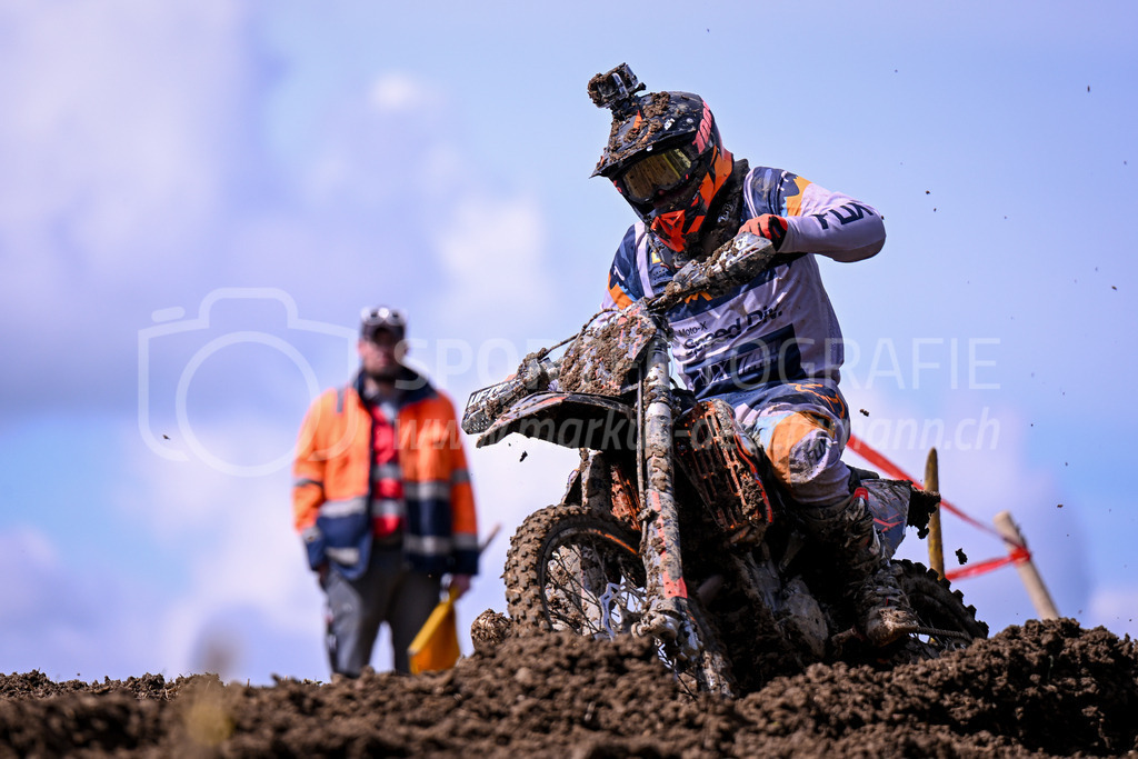 Motocross Schlatt bei Winterthur - 29. April 2023 | Fahrer in der Kategorie MX2 am Motocross Schlatt bei Winterthur, 29. April 2023.
Instagram: @mx_schlatt | @mc_wila | @sam_schweiz
Bild: Sportfotografie Markus Aeschimann | www.markus-aeschimann.ch - Realisiert mit Pictrs.com